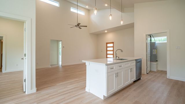 916 Colorado River Drive, Granbury, TX 76048