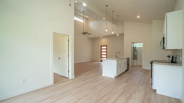 916 Colorado River Drive, Granbury, TX 76048