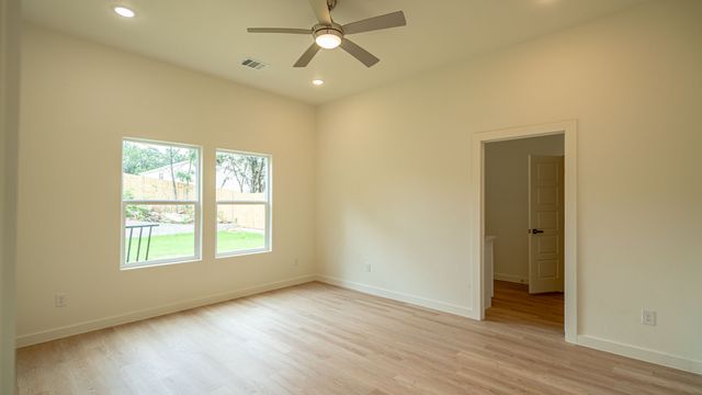 916 Colorado River Drive, Granbury, TX 76048