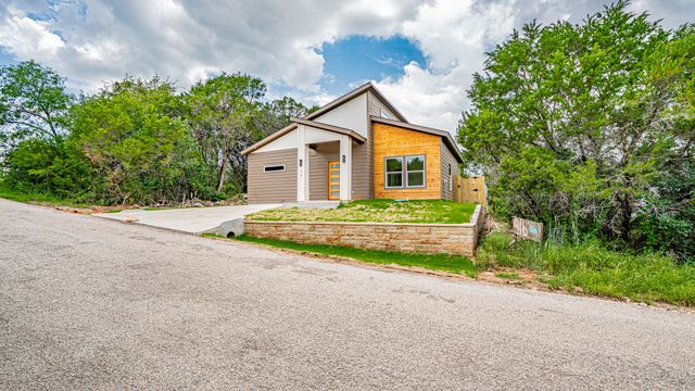 916 Colorado River Drive, Granbury, TX 76048