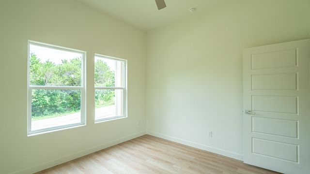 916 Colorado River Drive, Granbury, TX 76048