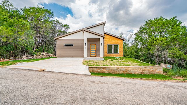 916 Colorado River Drive, Granbury, TX 76048