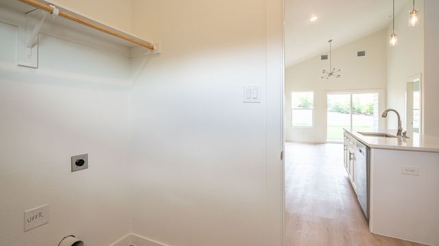 916 Colorado River Drive, Granbury, TX 76048