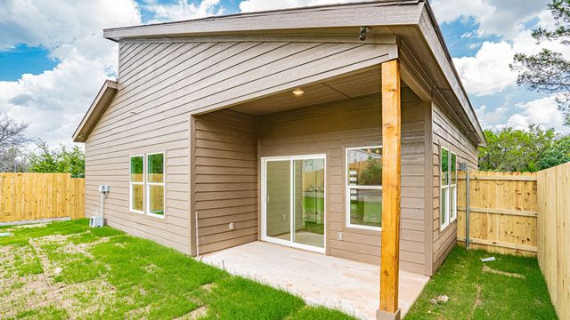 916 Colorado River Drive, Granbury, TX 76048