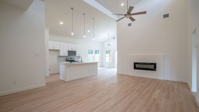 916 Colorado River Drive, Granbury, TX 76048