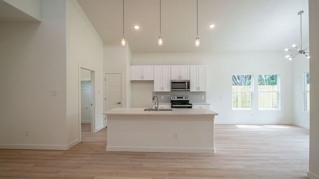 916 Colorado River Drive, Granbury, TX 76048