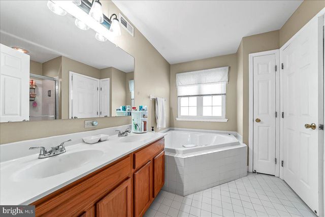 352 DRUMMERS LN, Phoenixville, PA 19460