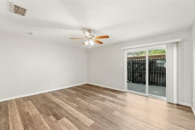 7700 Chapin Road 7, Fort Worth, TX 76116