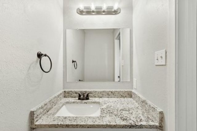 7700 Chapin Road 7, Fort Worth, TX 76116