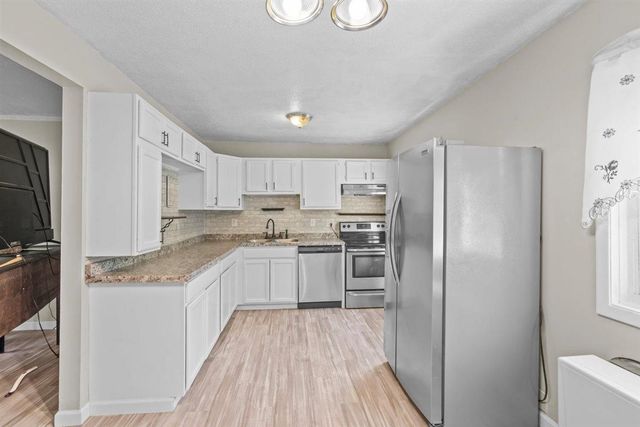 111 Sherwood Square, Essex Junction, VT 05452
