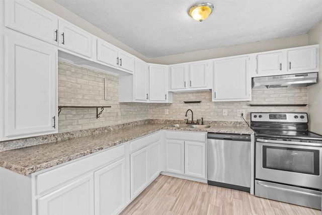 111 Sherwood Square, Essex Junction, VT 05452