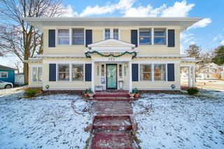 793 Oakridge Drive, Jackson, MI 49203