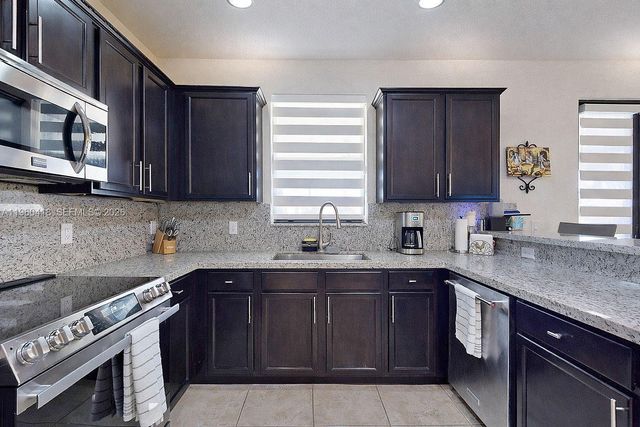 132 NE 26th Ave, Homestead, FL 33033