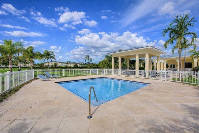 132 NE 26th Ave, Homestead, FL 33033