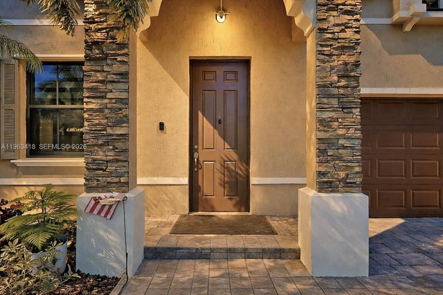 132 NE 26th Ave, Homestead, FL 33033