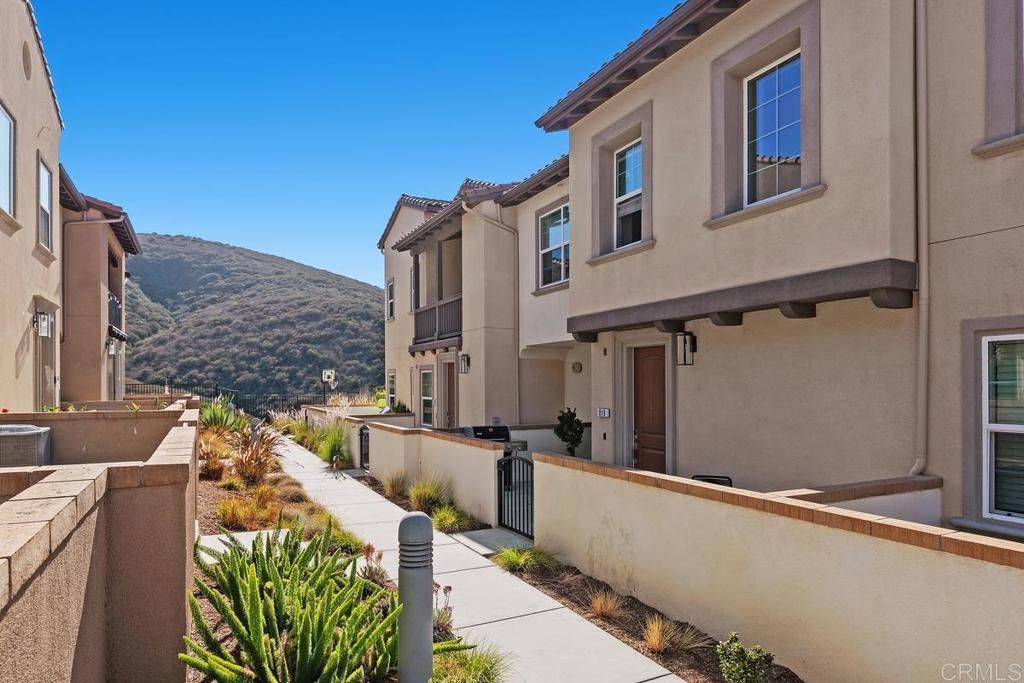 819 Blackstone Drive, San Marcos, CA 92078 — exterior