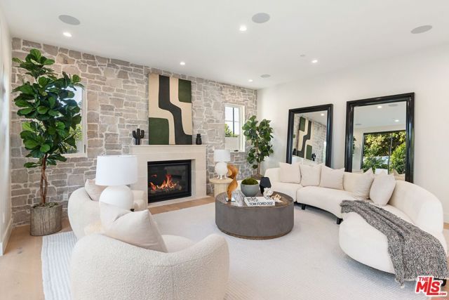 3662 Stoner Avenue, Los Angeles, CA 90066