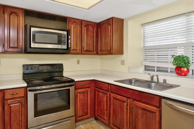 541 W Short Street 15, Lexington, KY 40507