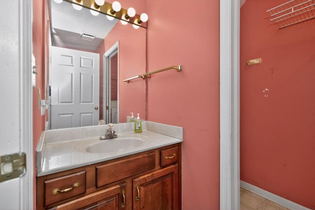 541 W Short Street 15, Lexington, KY 40507