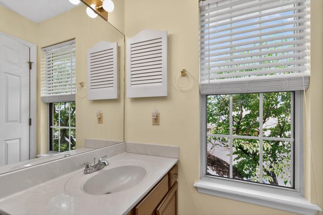 541 W Short Street 15, Lexington, KY 40507