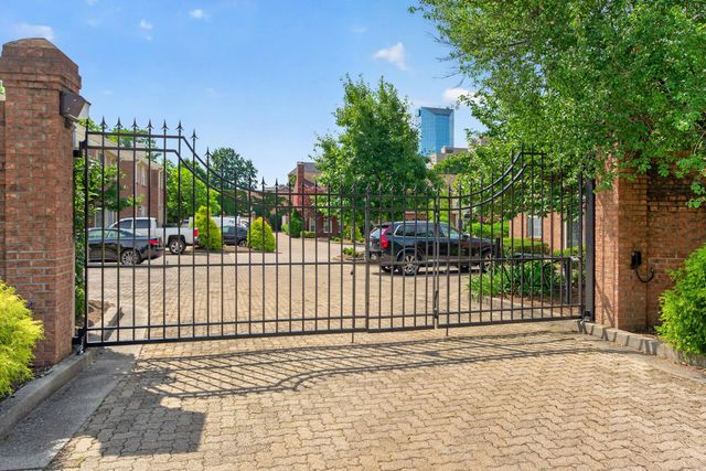 541 W Short Street 15, Lexington, KY 40507