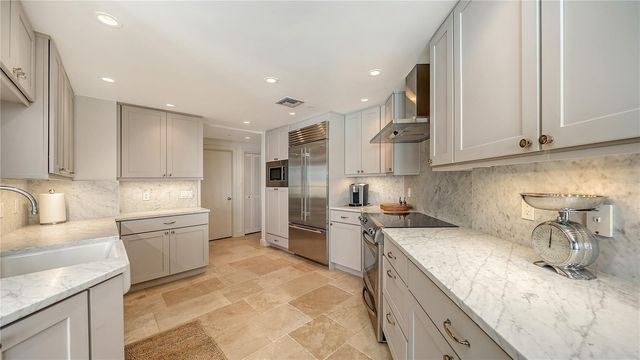 1211 GULF OF MEXICO DRIVE 610, Longboat Key, FL 34228