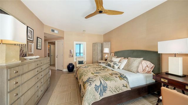 1211 GULF OF MEXICO DRIVE 610, Longboat Key, FL 34228