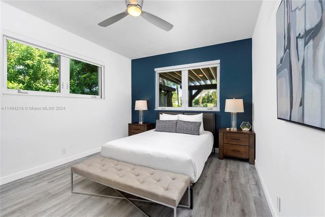 472 Sunset Dr, Hallandale Beach, FL 33009