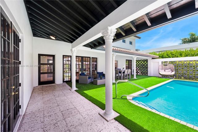 472 Sunset Dr, Hallandale Beach, FL 33009