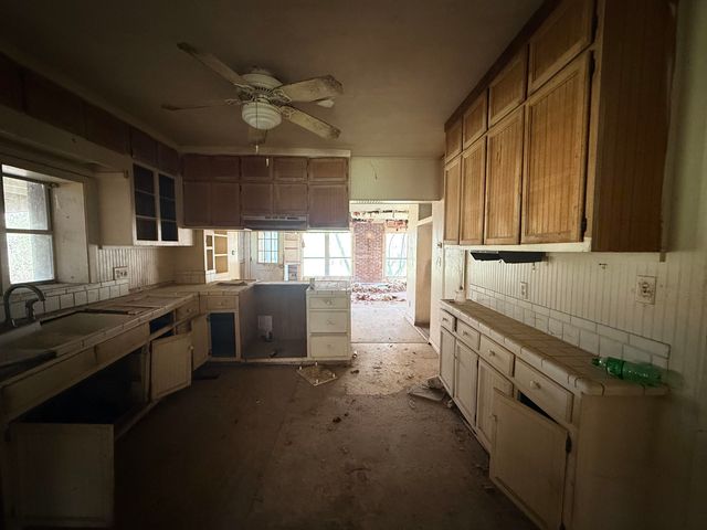 890 CRAFT RD, Memphis, TN 38116