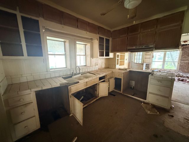 890 CRAFT RD, Memphis, TN 38116