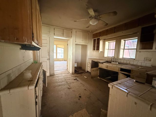 890 CRAFT RD, Memphis, TN 38116