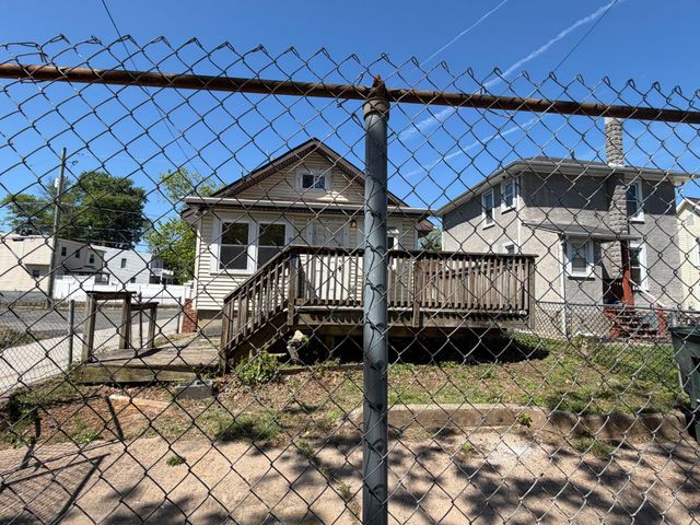 3222 10TH PL SE, Washington, DC 20032