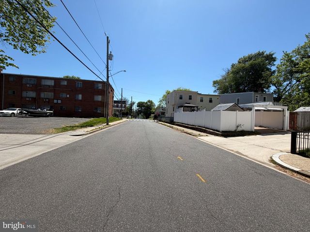 3222 10TH PL SE, Washington, DC 20032