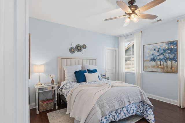 3235 Vinemont Dr, Thompsons Station, TN 37179