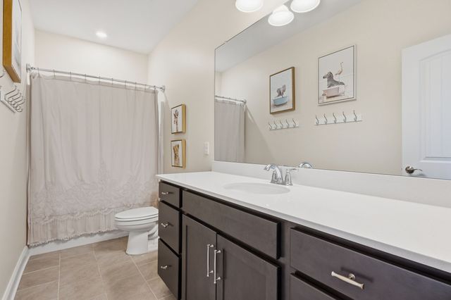 3235 Vinemont Dr, Thompsons Station, TN 37179