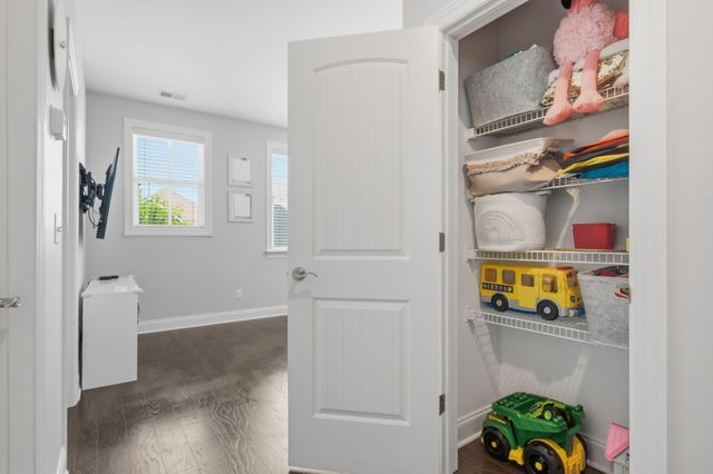 3235 Vinemont Dr, Thompsons Station, TN 37179
