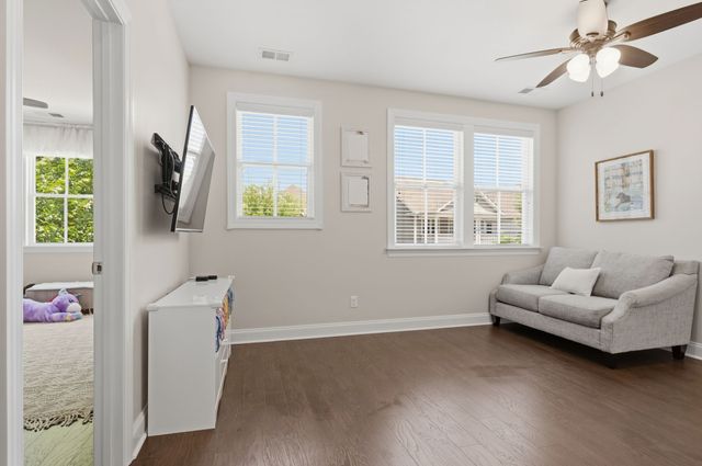 3235 Vinemont Dr, Thompsons Station, TN 37179