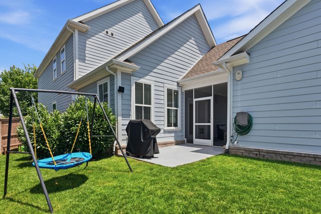 3235 Vinemont Dr, Thompsons Station, TN 37179