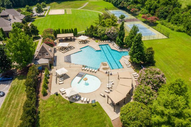 3235 Vinemont Dr, Thompsons Station, TN 37179