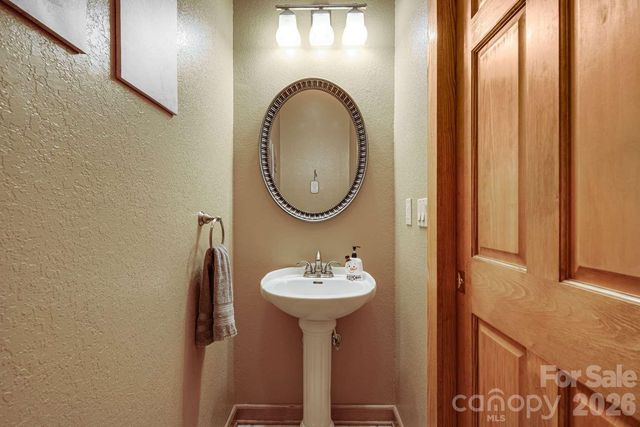 20 Stony Crest Drive, Spruce Pine, NC 28777