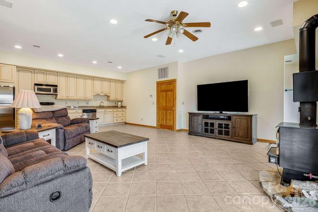 20 Stony Crest Drive, Spruce Pine, NC 28777