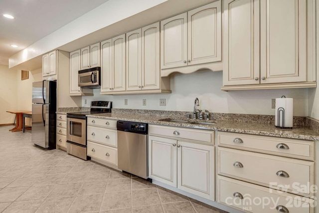 20 Stony Crest Drive, Spruce Pine, NC 28777