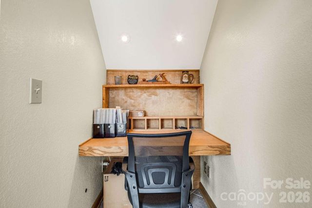 20 Stony Crest Drive, Spruce Pine, NC 28777