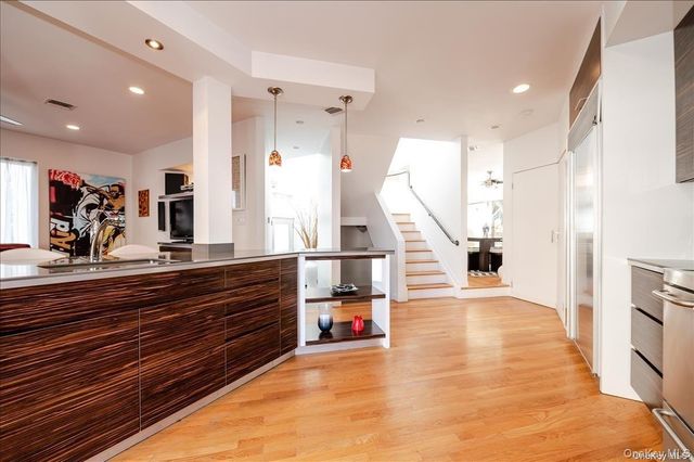 17 New York Avenue House, Long Beach, NY 11561