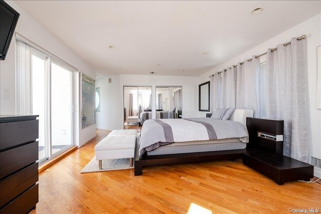 17 New York Avenue House, Long Beach, NY 11561
