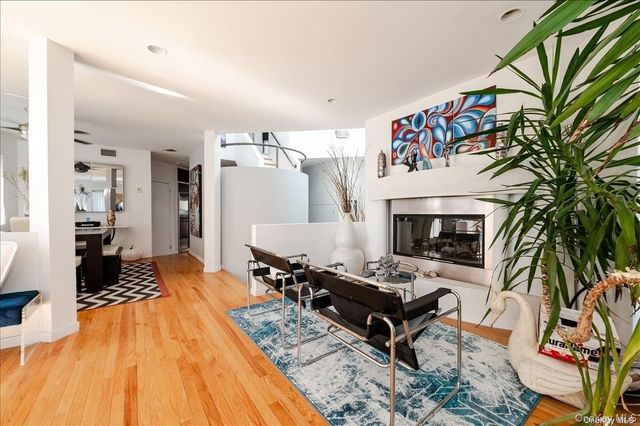 17 New York Avenue House, Long Beach, NY 11561