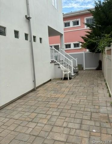 17 New York Avenue House, Long Beach, NY 11561