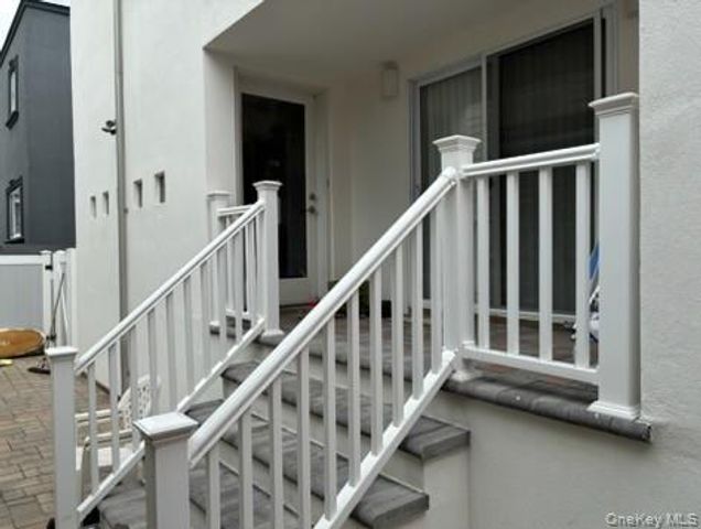 17 New York Avenue House, Long Beach, NY 11561