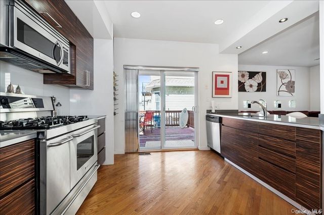 17 New York Avenue House, Long Beach, NY 11561